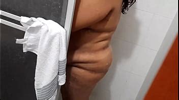 Observo A La Empleada Mientras Toma Una Ducha Me Masturbo Xvideos