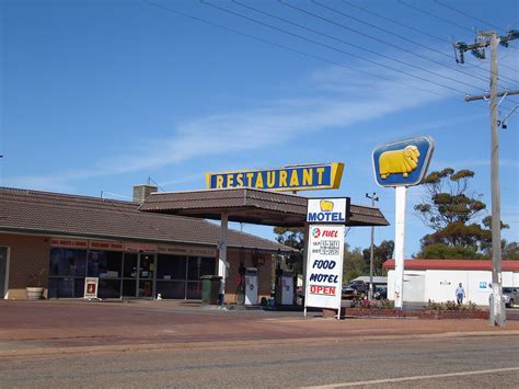 Golden Fleece Service Station Old Golden Fleece Still In O Flickr