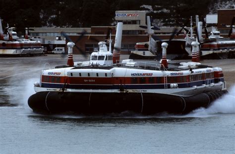 The Prince Of Wales Mountbatten Class Sr N Hovercraft The Flickr