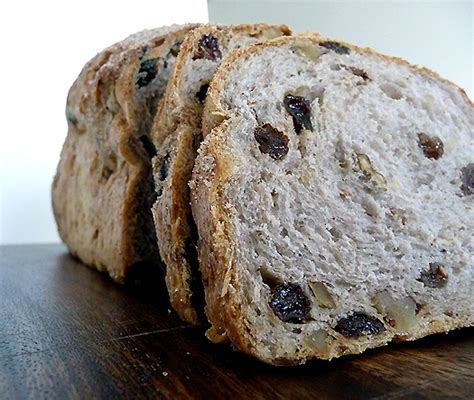 Cinnamon Raisin Walnut Bread Recipe