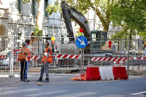 Acqua A Rischio Interruzioni Firenze Prato E Pistoia Disagi In Tre