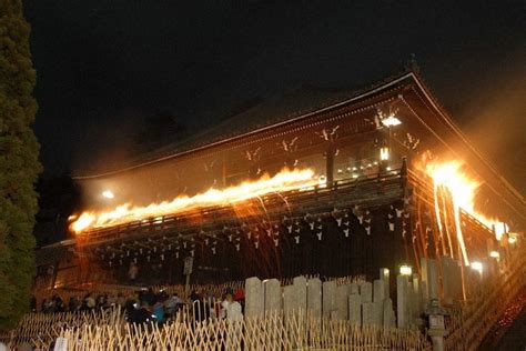 古都に春呼ぶ東大寺・修二会が本行入り 二月堂照らすお松明 奈良 毎日新聞