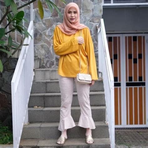 inspirasi baju kuning mustard cocok  jilbab warna