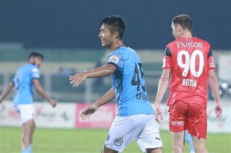 Northeast United 2 1 Mumbai City Fc Player Ratings For The Islanders