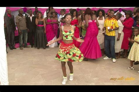 EISH WENA Awesome Zimbabwe Wedding Dance Viral Video