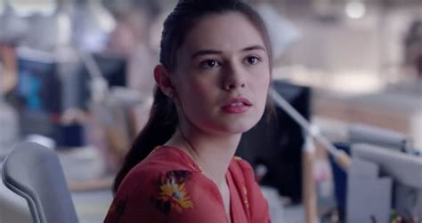 Nicole Maines De Supergirl Dice Que Dreamer Tiene El Mejor Traje De