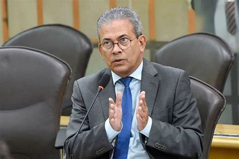 Deputado Hermano Morais sofre aneurisma e está na UTI de hospital