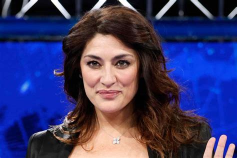 Elisa Rica Famoso Latina Estela