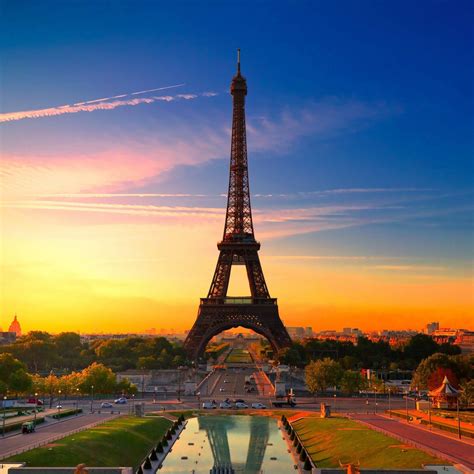 [300+] Eiffel Tower Wallpapers | Wallpapers.com