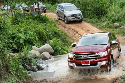 2015 Ford Everest off road