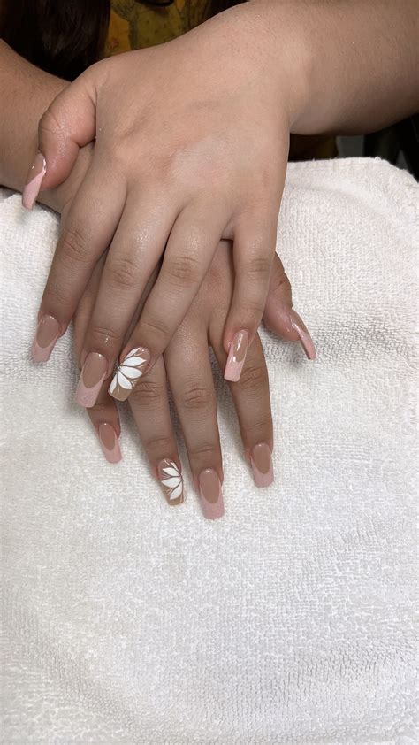 Deluxe Nails - Best Nail Salon in Albuquerque