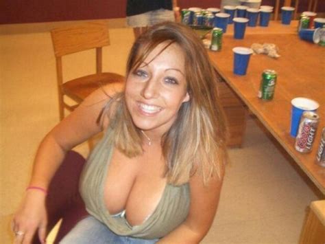 Downblouse Cleavage Walencenek