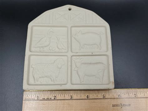 Pampered Chef Stoneware Farm Yard Friends Pig Cow Duck Lamb Cookie