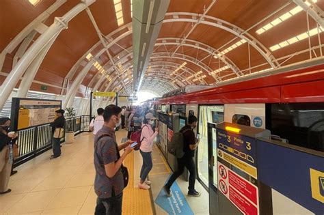 2 Hari Beroperasi LRT Jabodebek Layani 28 925 Penumpang