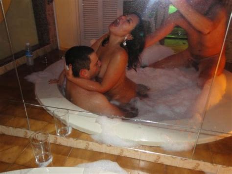 Nude Hot Tub Threesomes Cumception