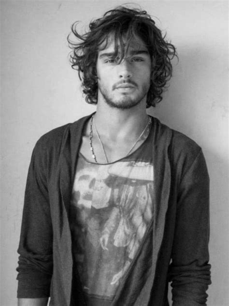 Surfer Hair For Men Beach Inspired Men S Hairstyles