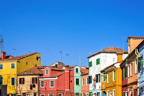 Fachadas De Edif Cios Coloridos Em Burano Foto Premium