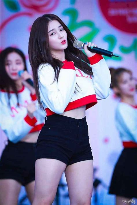 7 Cute Nancy Momoland Hd Wallpapers To Put On Your Mobile Screen [2022]