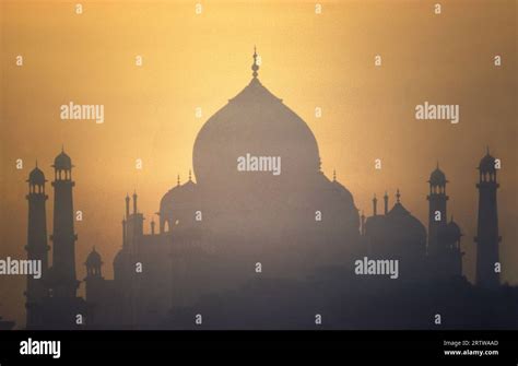 Taj Mahal silhouette Stock Photo - Alamy