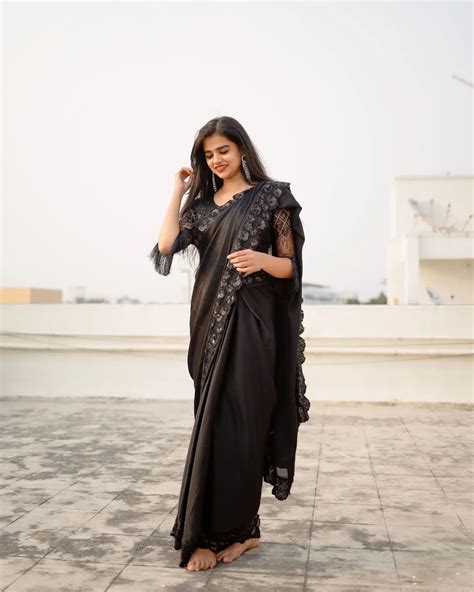 24 Best Farewell Saree Ideas And Tips On How To Style Them Farewell