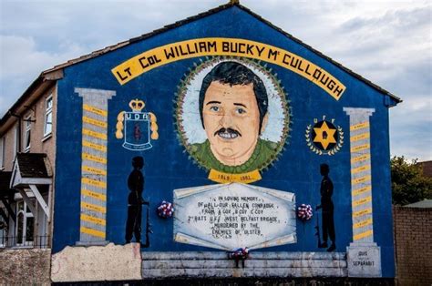 A Black Cab Tour of the Belfast Murals - Travel Addicts