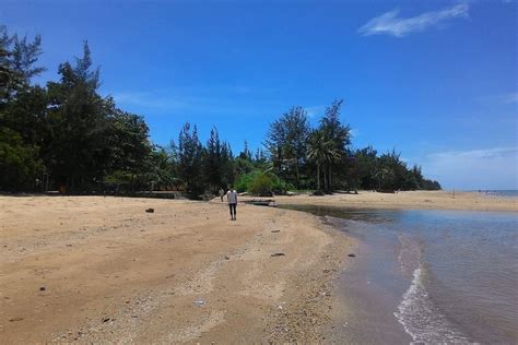 Menikmati Senja Di Pantai Manggar Balikpapan Aduhai Syahdu GenPI Co