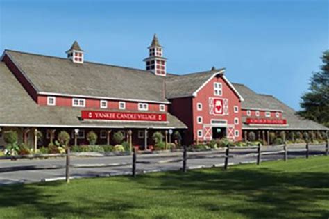 Yankee Candle Village Deerfield Attractions