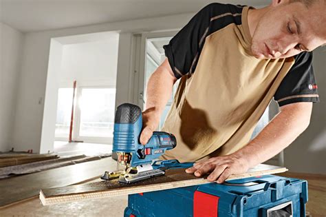 Аккумуляторный лобзик Bosch GST 12V-70, 06015A1000 - Купить ...
