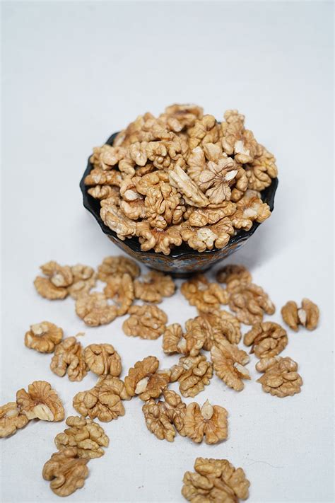 WALNUT KERNELS Akhrot Giri Royal Kashmir Dry Fruits