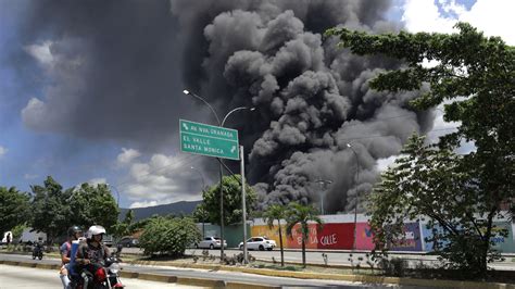 Incendio De Gran Magnitud En Caracas Deja Significativos Da Os En