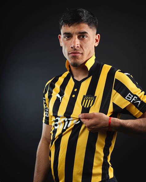 Camisa Dos Anos Do Pe Arol Lan Ada Pela Puma Mantos Do Futebol