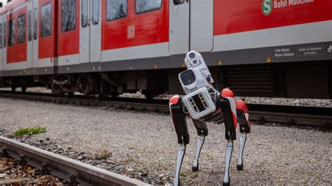 Gegen Vandalismus An Z Gen Db Testet Roboterhund Bei S Bahn M Nchen