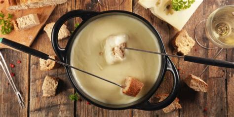 Comment Faire Pour Ne Pas Rater Une Fondue Savoyarde Marie Claire