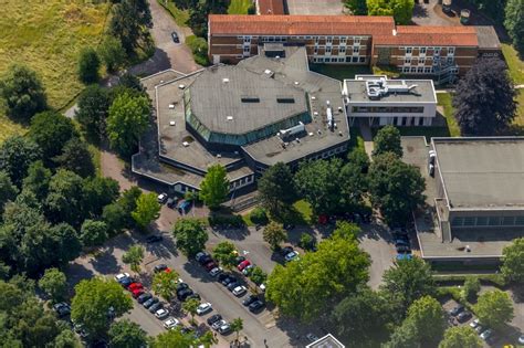 Arnsberg von oben Schulgebäude des Franz Stock Gymnasiums und das