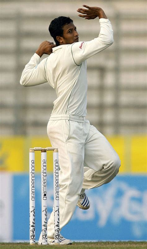 Shakib Al Hasan bowls | ESPNcricinfo.com