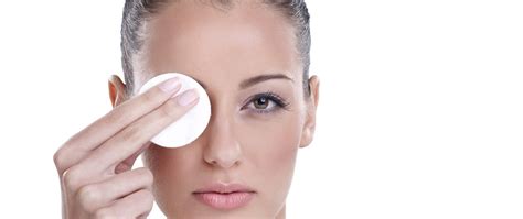 Comment choisir votre démaquillant en fonction de votre type de peau