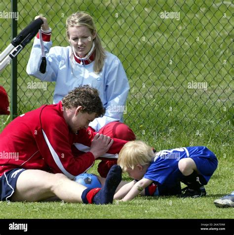 Soccer. The national team is training. Ole Gunnar Solskjær with the ...