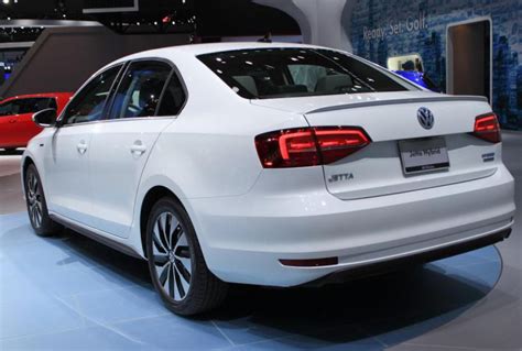 Volkswagen Jetta Hybrid Photos and Specs. Photo: Volkswagen Jetta ...