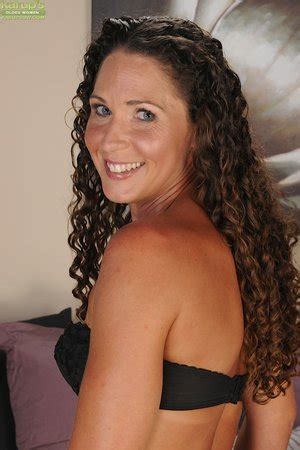 Small Sexy Brunette Milf Xxx Dessert