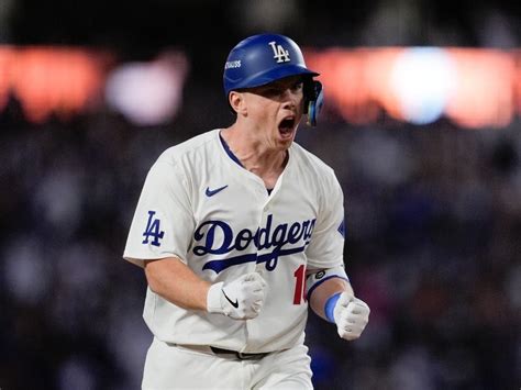 Dodgers Finish Off Mets 10-5 To Face Yankees In The World Series | Los ...