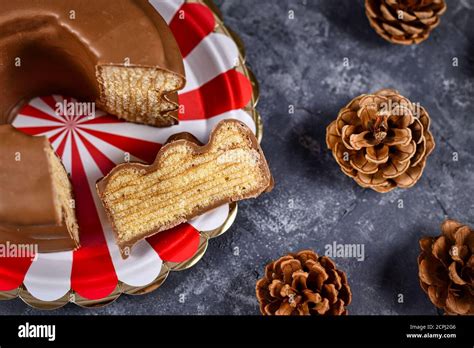 Una Rebanada De Pastel De Invierno Tradicional Alem N Llamado