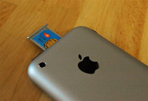 Apple Ditches Plans to Create Its Own iPhone SIM Card