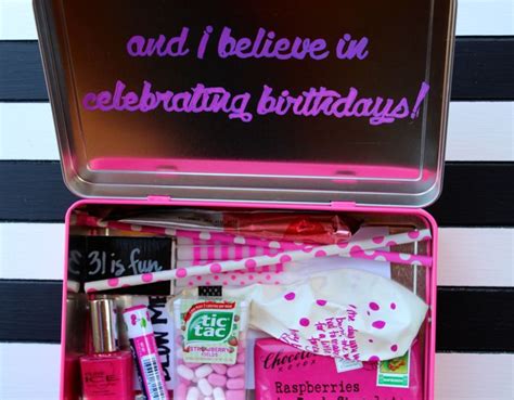 DIY I Believe in Pink Birthday Gift