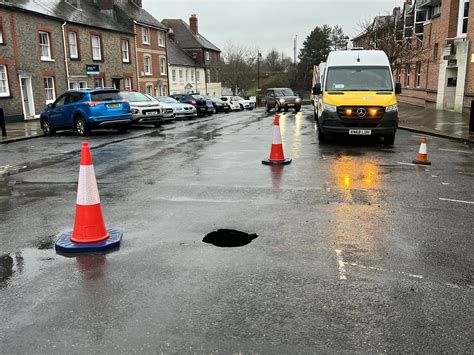 SINKHOLE IN NEWPORT TOWN REVEALS 12FT WIDE VOID - Isle of Wight News