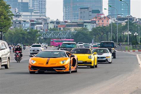 Dàn Siêu Xe Xe Siêu Sang Cả Trăm Tỷ đồng Diễu Hành Trên đường Phố Hà Nội