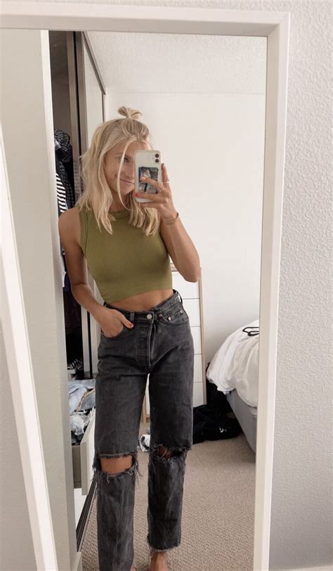 5 Hot Sexy Gracie Bentley Bikini Pics