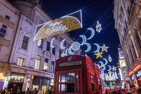 Photos London Lights Up With First Ever Ramadan Decorations News