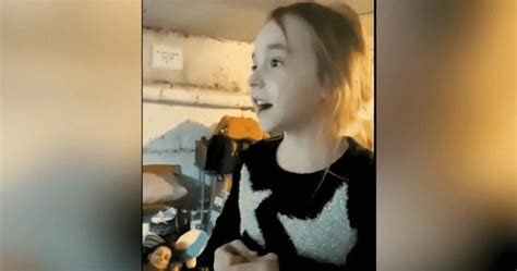 La Conmovedora Interpretación De Amelia La Niña Ucraniana Que Canta Let It Go De Frozen En