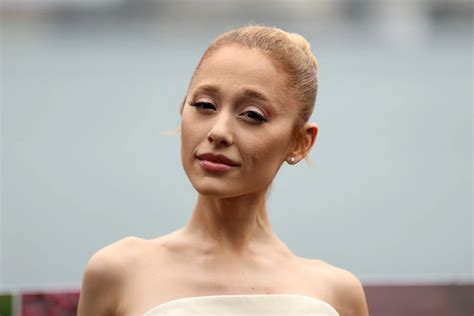 Ariana Grande’s Real Voice? Why She Uses a ‘Baby Voice’ in Interviews