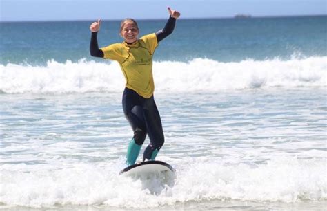 Beginner's surfing lessons in Jeffrey's Bay